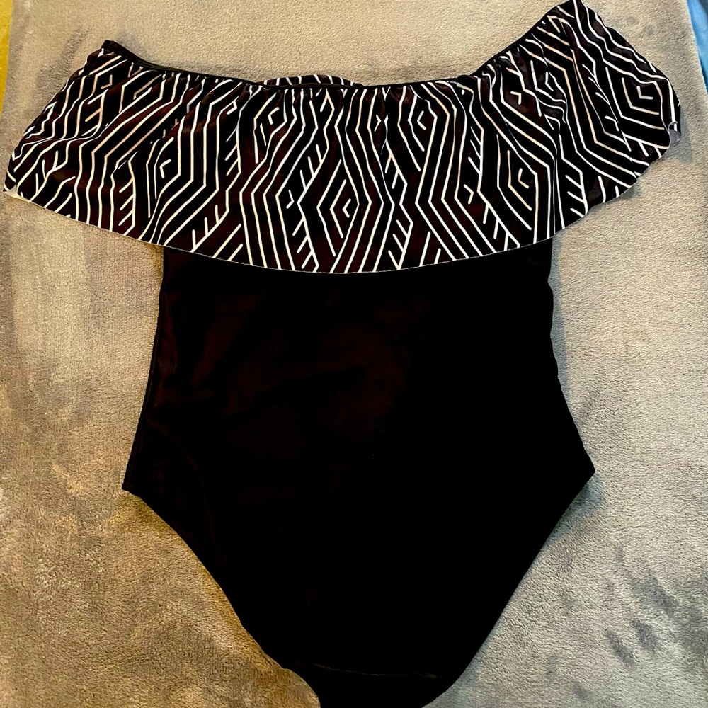 One piece off shoulders swimsuit size M